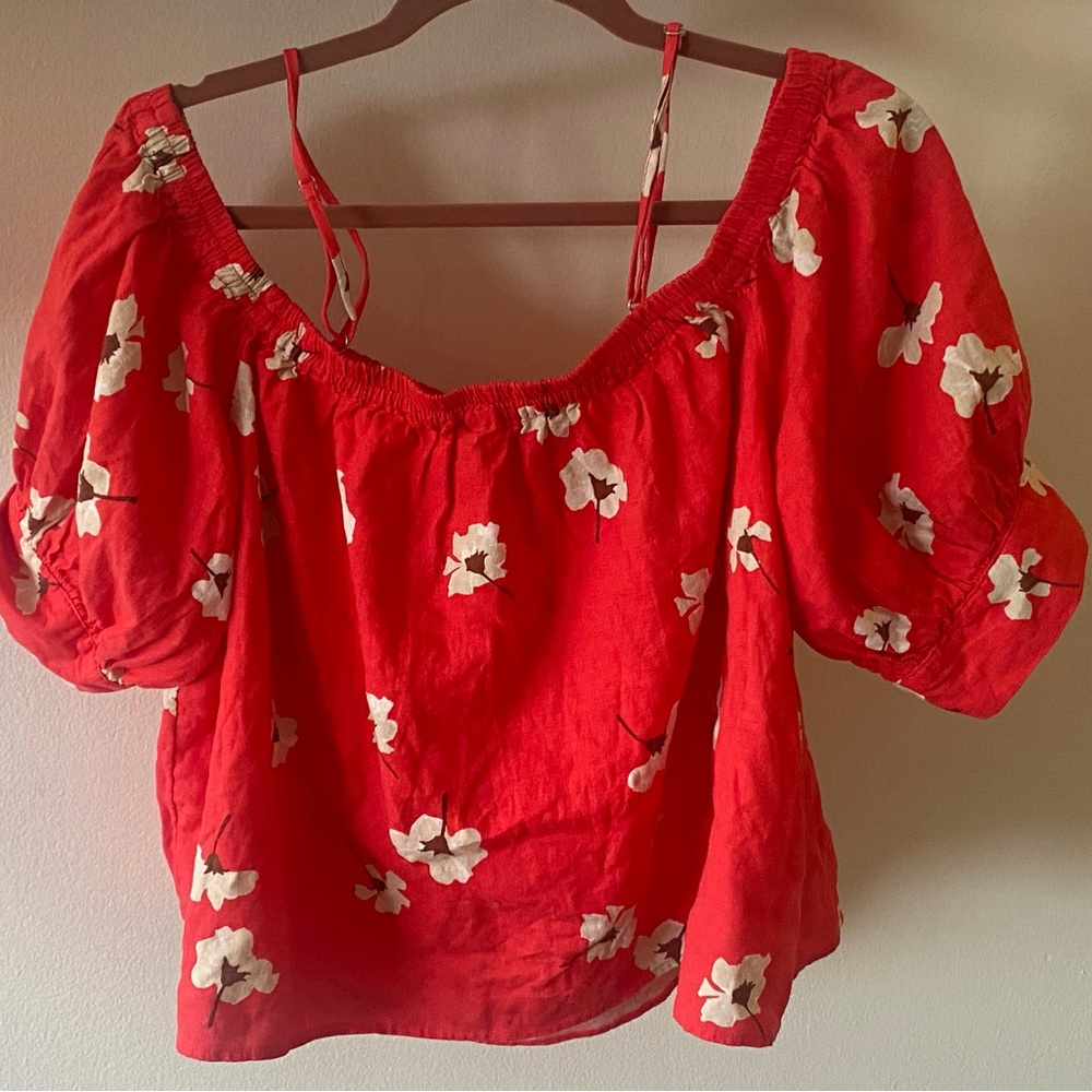 Universal Thread Women's Puff Elbow Sleeve Blouse Red Floral